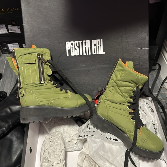 Dolls kill poster girl kush combat flight boot 5M preowned - Picture 2 of 15